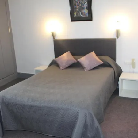 Hotel Au Chapon Fin 2*