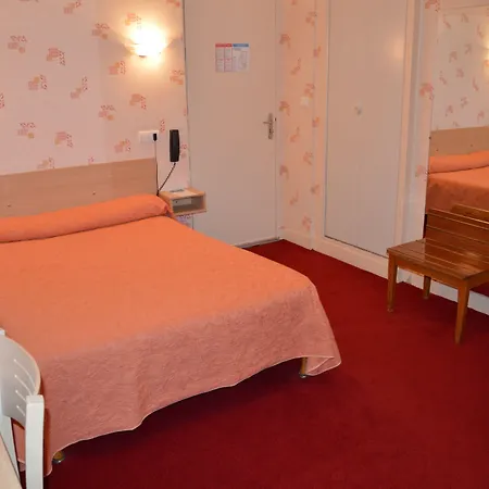 Hotel Au Chapon Fin 3*