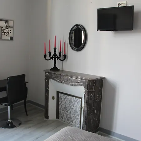 Hotel Au Chapon Fin 3*